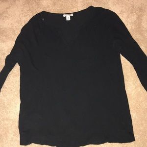 Black long sleeve v neck t-shirt